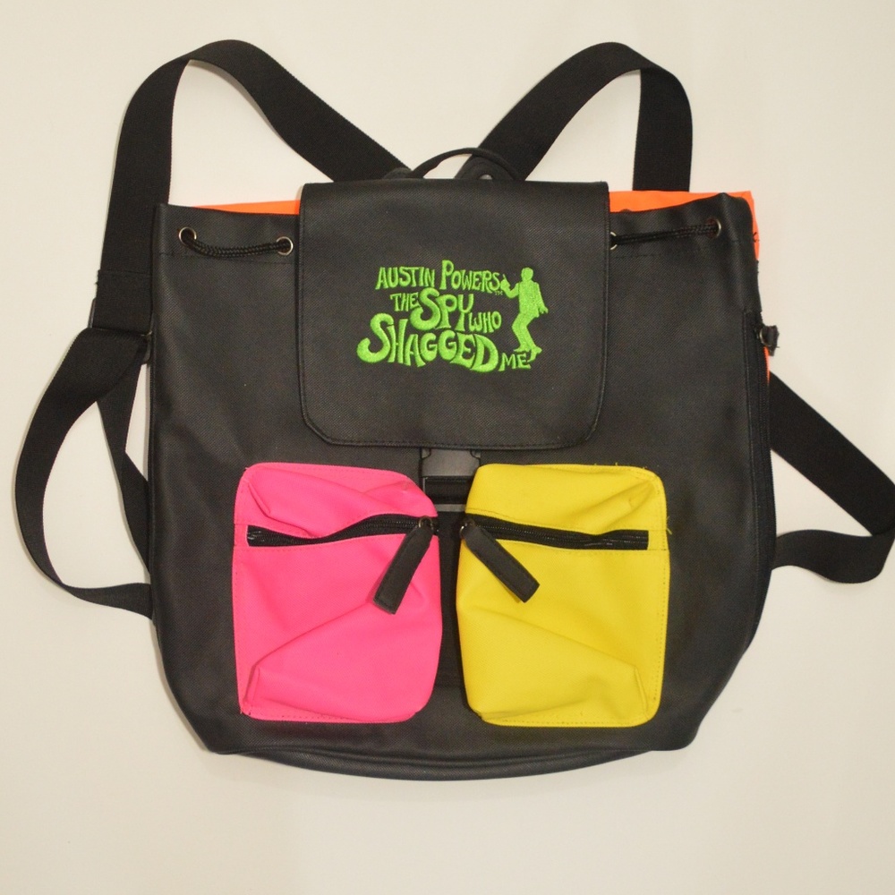 Austin Powers 1998 Cinch Back Pack Rucksack Book